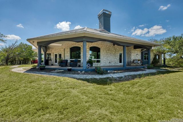 305 Spanish Pass, Boerne, TX 78006