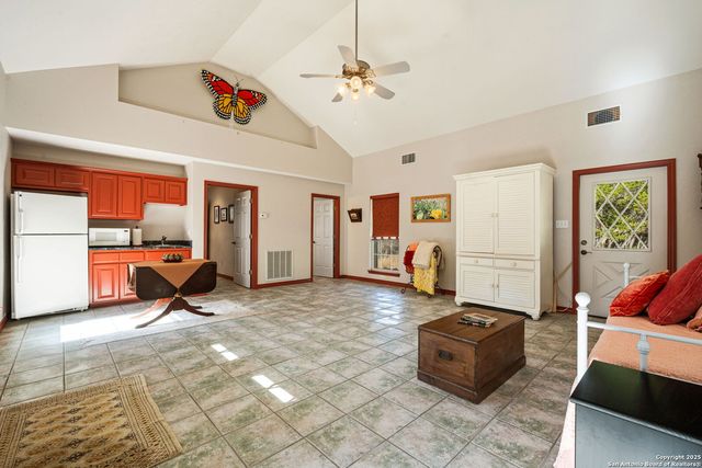 305 Spanish Pass, Boerne, TX 78006