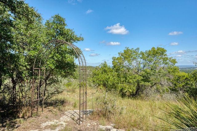 305 Spanish Pass, Boerne, TX 78006