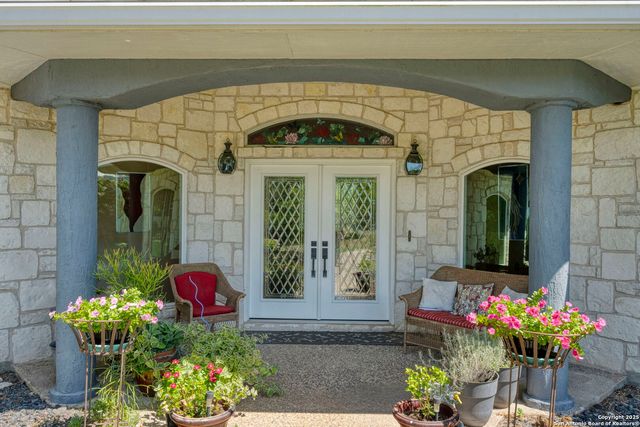 305 Spanish Pass, Boerne, TX 78006