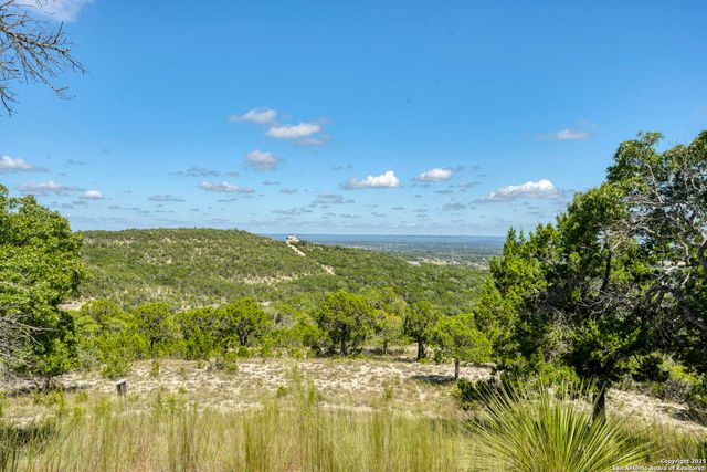 305 Spanish Pass, Boerne, TX 78006