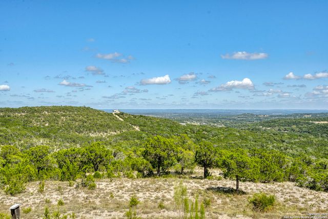 305 Spanish Pass, Boerne, TX 78006