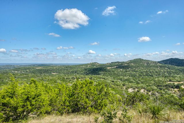 305 Spanish Pass, Boerne, TX 78006