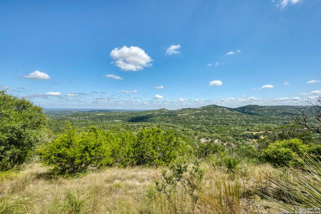 305 Spanish Pass, Boerne, TX 78006