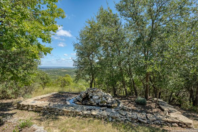 305 Spanish Pass, Boerne, TX 78006