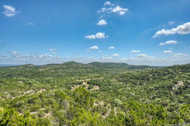 305 Spanish Pass, Boerne, TX 78006