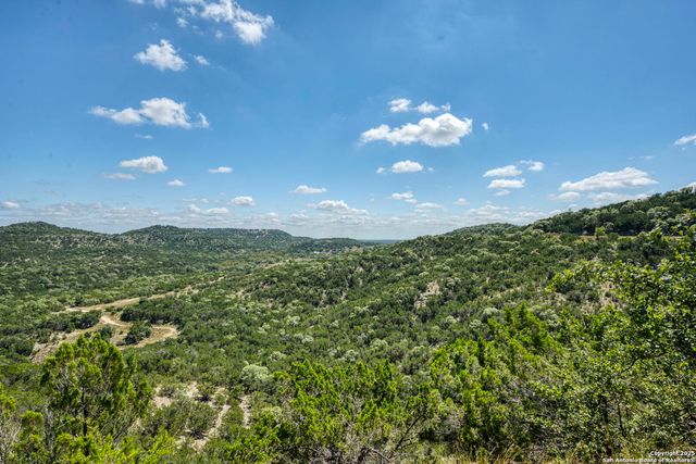 305 Spanish Pass, Boerne, TX 78006