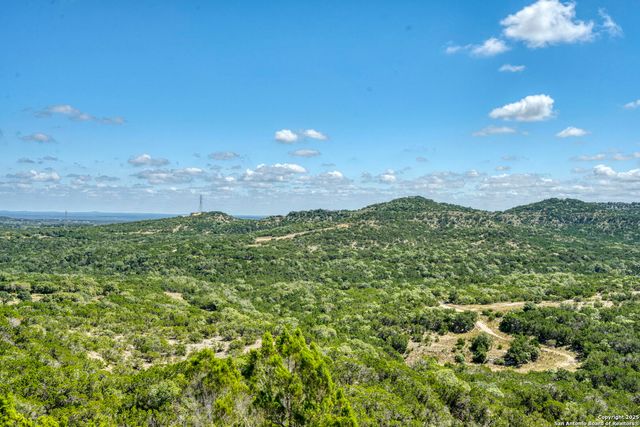305 Spanish Pass, Boerne, TX 78006