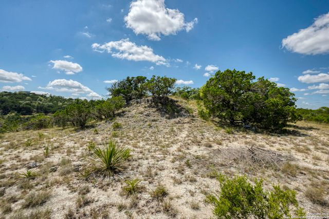 305 Spanish Pass, Boerne, TX 78006