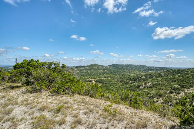 305 Spanish Pass, Boerne, TX 78006