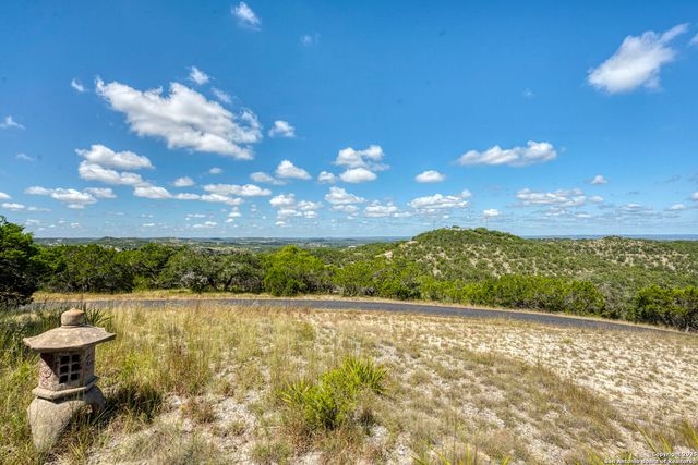 305 Spanish Pass, Boerne, TX 78006