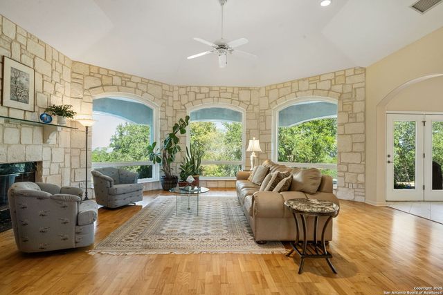 305 Spanish Pass, Boerne, TX 78006