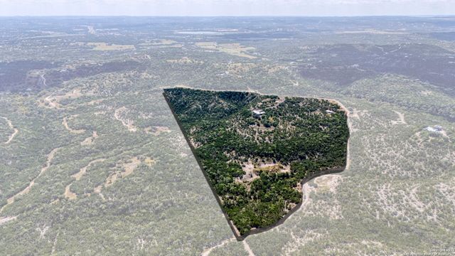 305 Spanish Pass, Boerne, TX 78006