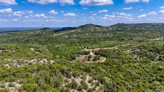 305 Spanish Pass, Boerne, TX 78006