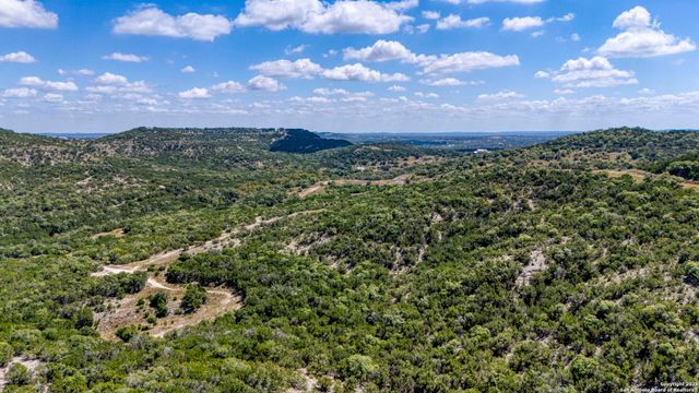 305 Spanish Pass, Boerne, TX 78006