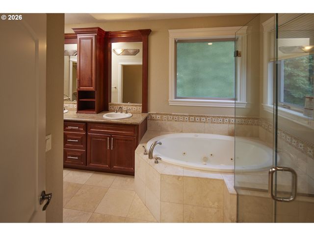 15236 Nw RED CEDAR Ct, Portland, OR 97231