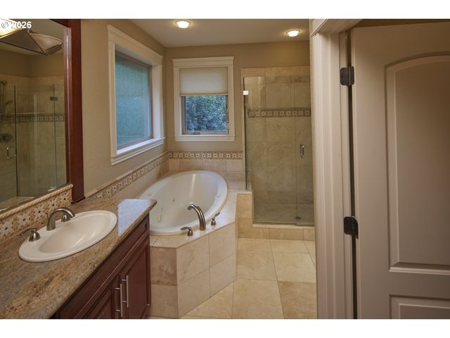 15236 Nw RED CEDAR Ct, Portland, OR 97231