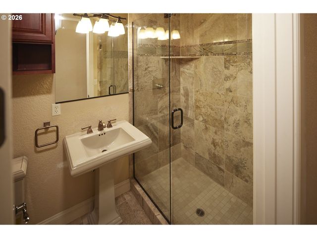 15236 Nw RED CEDAR Ct, Portland, OR 97231