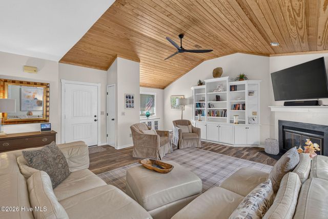 2016 Maccumber Lane, Wilmington, NC 28403