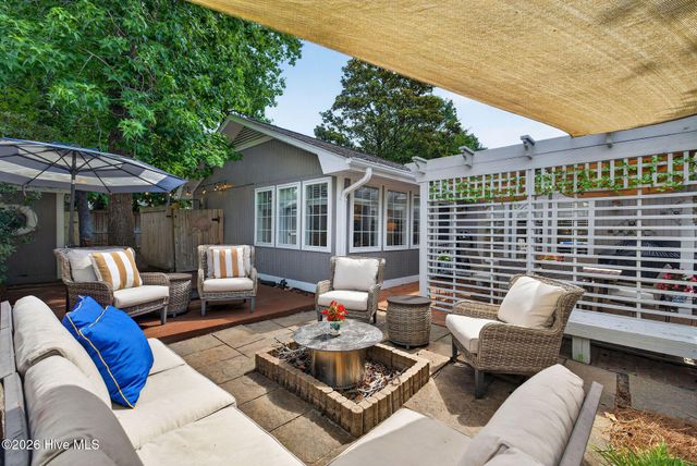 2016 Maccumber Lane, Wilmington, NC 28403