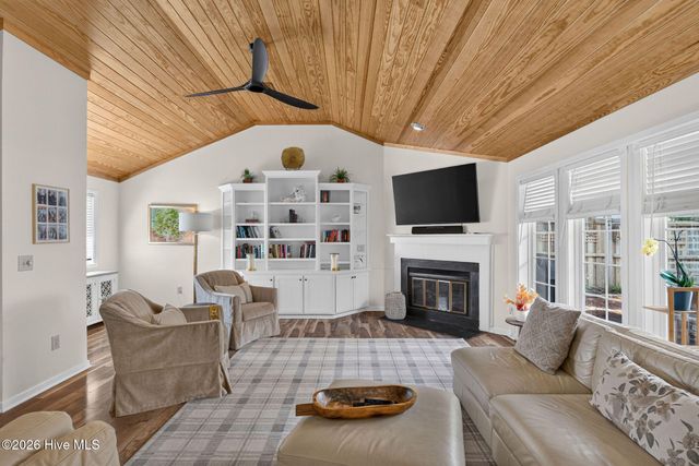 2016 Maccumber Lane, Wilmington, NC 28403