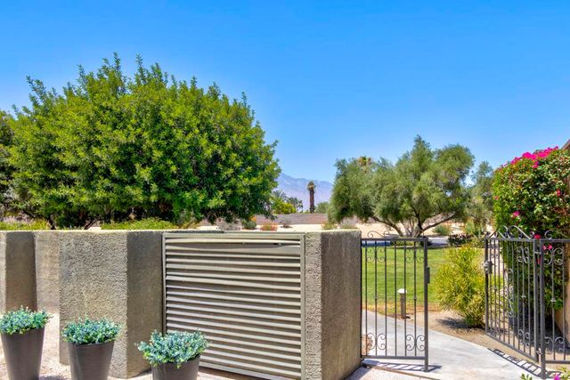 552 Desert West Drive, Rancho Mirage, CA 92270