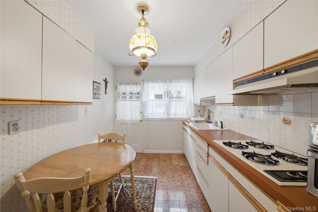 6110 76th Street, Middle Village, NY 11379