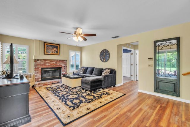 9025 Athelson Pl, Sacramento, CA 95829