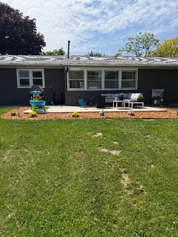 404 E Soper Street, Winnebago, IL 61088