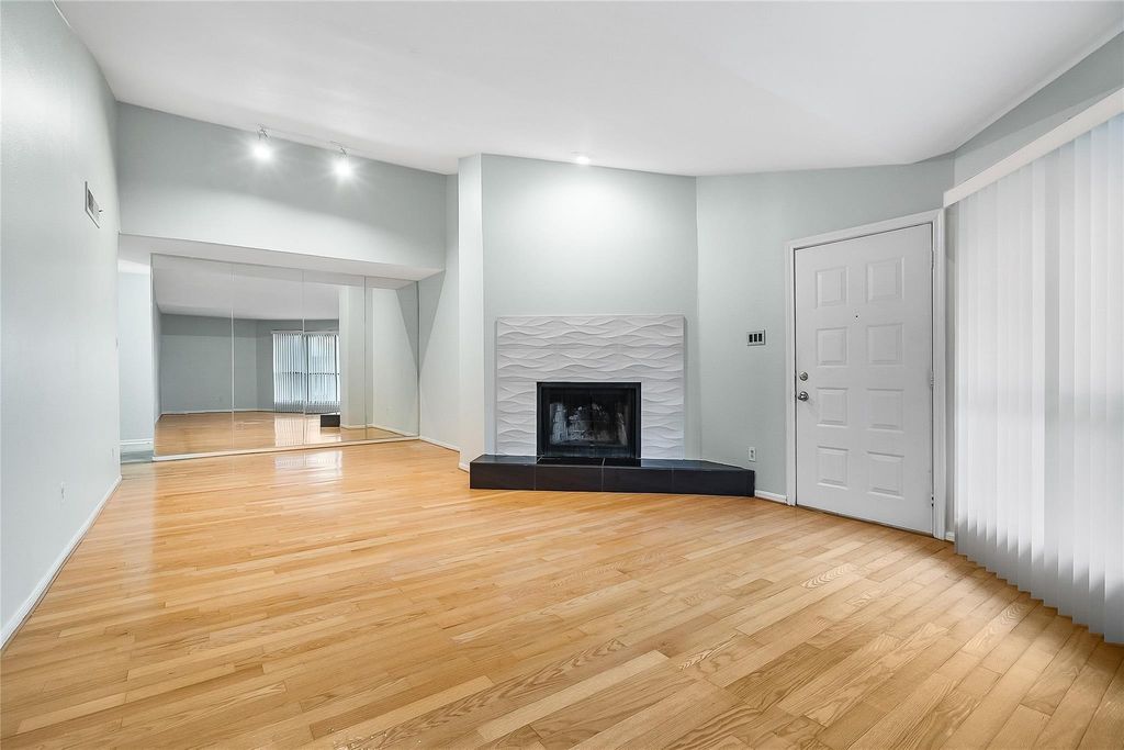 3100 Walnut Bend Lane 116, Houston, TX 77042
