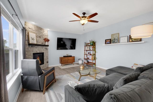 N61W13722 Weyer Farm DRIVE, Menomonee Falls, WI 53051