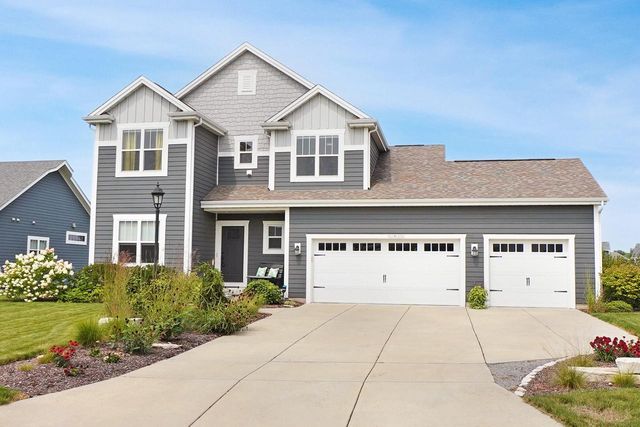 N61W13722 Weyer Farm DRIVE, Menomonee Falls, WI 53051