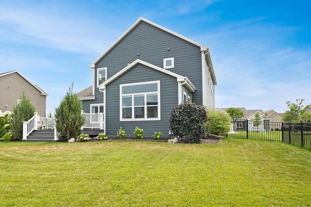 N61W13722 Weyer Farm DRIVE, Menomonee Falls, WI 53051