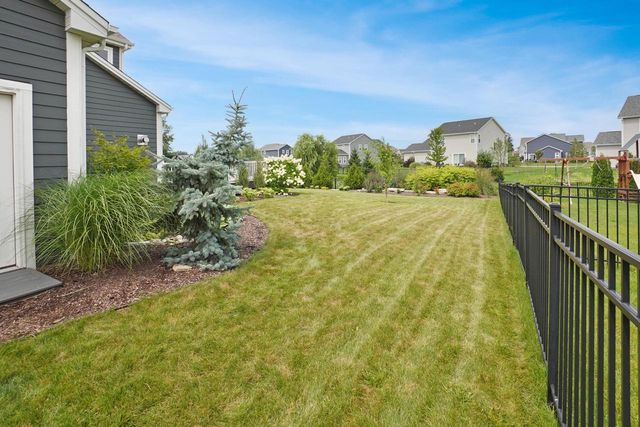 N61W13722 Weyer Farm DRIVE, Menomonee Falls, WI 53051