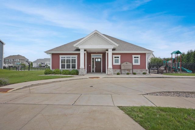 N61W13722 Weyer Farm DRIVE, Menomonee Falls, WI 53051