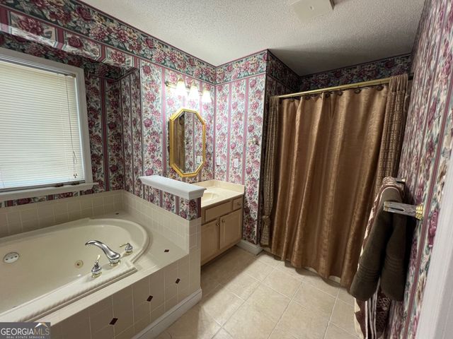 111 Red Oak Glen, Centerville, GA 31028