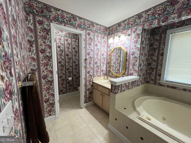 111 Red Oak Glen, Centerville, GA 31028