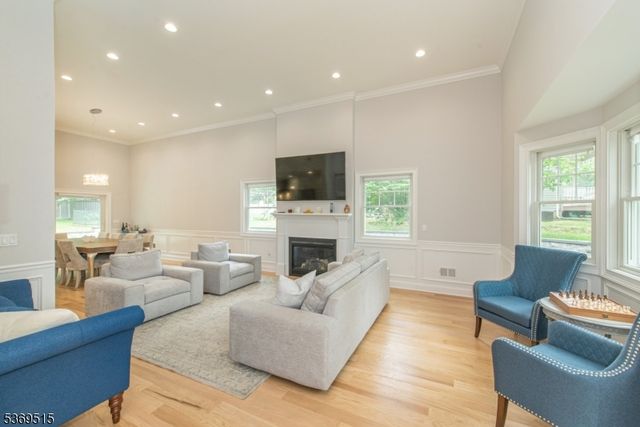 40 Lee Rd, Livingston Twp., NJ 07039