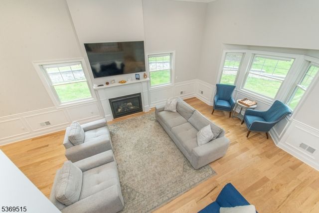 40 Lee Rd, Livingston Twp., NJ 07039