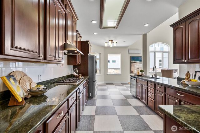 2118 246th Avenue SE, Sammamish, WA 98075