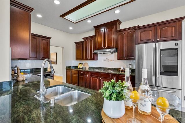 2118 246th Avenue SE, Sammamish, WA 98075