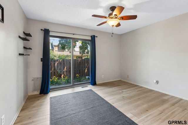 9362 Decatur Plaza, Omaha, NE 68114