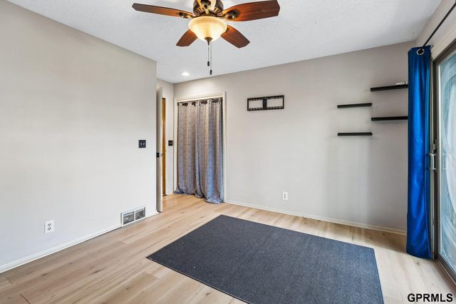 9362 Decatur Plaza, Omaha, NE 68114