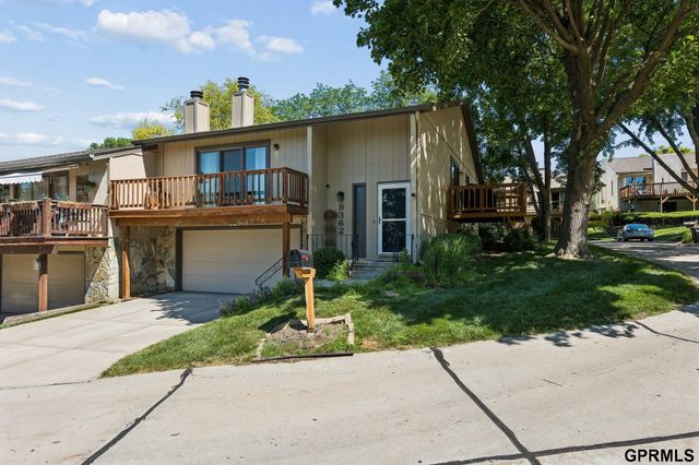 9362 Decatur Plaza, Omaha, NE 68114