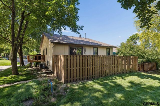 9362 Decatur Plaza, Omaha, NE 68114