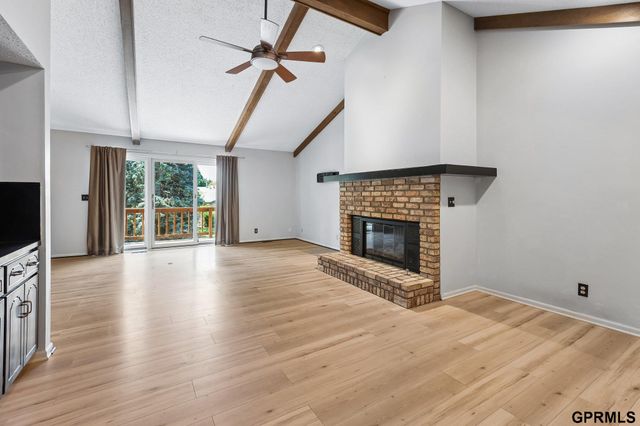 9362 Decatur Plaza, Omaha, NE 68114