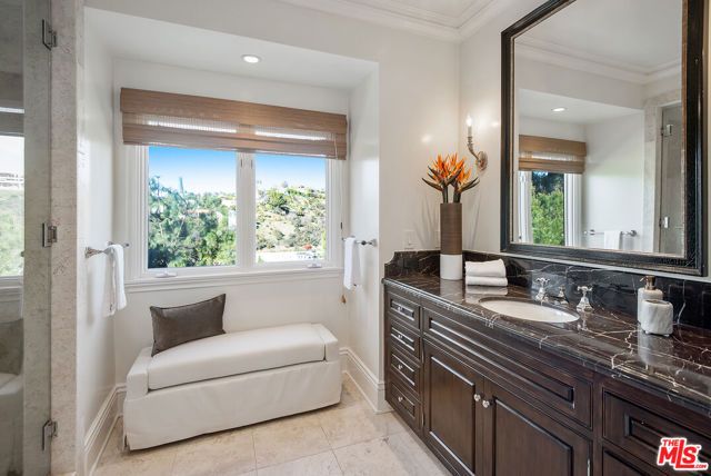 980 STRADELLA Road, Los Angeles, CA 90077