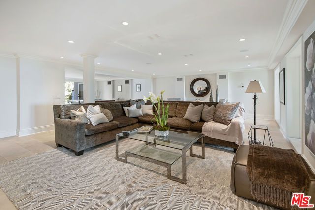 980 STRADELLA Road, Los Angeles, CA 90077