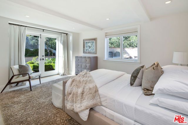 980 STRADELLA Road, Los Angeles, CA 90077