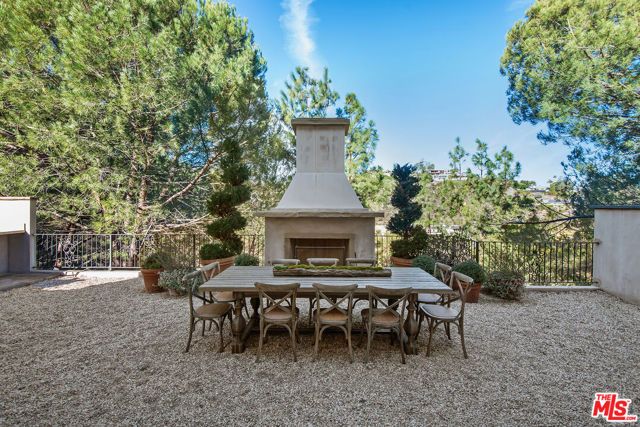 980 STRADELLA Road, Los Angeles, CA 90077